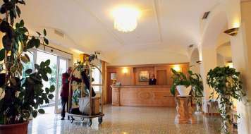 Hotel Hermitage & Park Terme - mese di Luglio - Hotel Hermitage - Hall